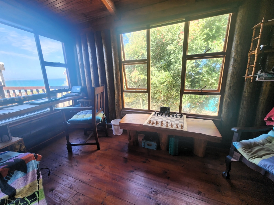 3 Bedroom Property for Sale in Boggomsbaai Western Cape